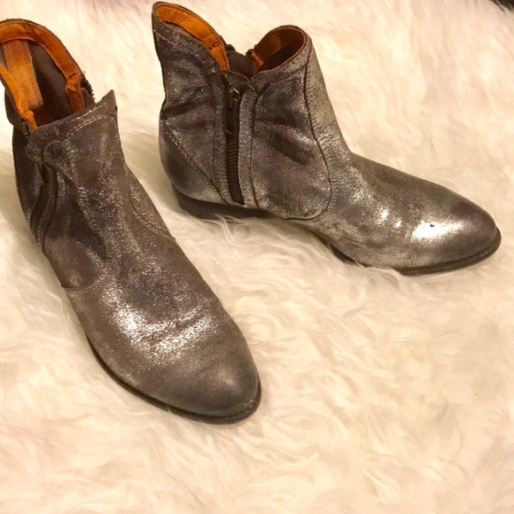 Seychelles Metallic Silver Distressed Ankle Boots - Picture 6 of 10